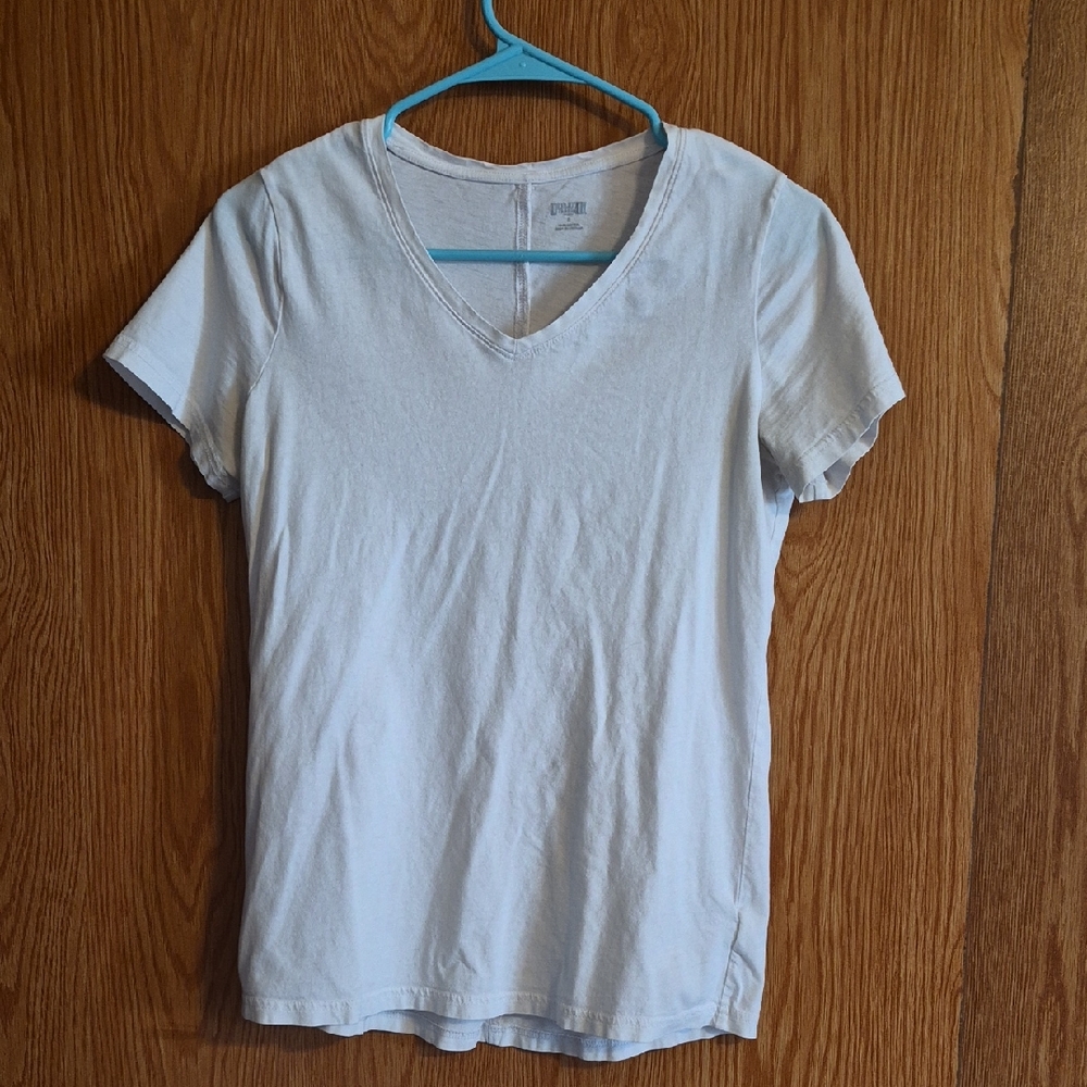 Duluth Trading Co White V-Neck Tee